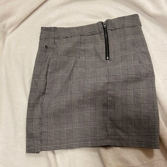 Garage skirt - Picture 3 of 3